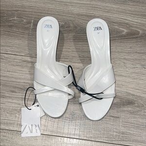 Zara white‎ kitten heels NWT